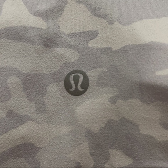 NWT LULULEMON WHITE CAMO ALIGN TANK - Picture 6 of 6